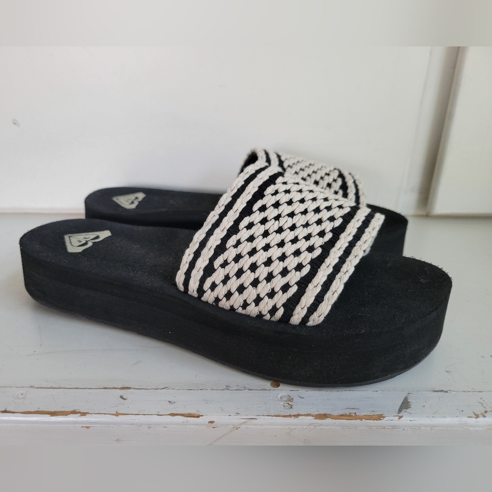 Roxy Dayzie Women's Sandal size 10 - Black White Platform Slides Woven Boho - Picture 3 of 6